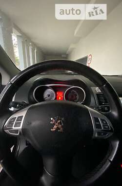 Позашляховик / Кросовер Peugeot 4007 2009 в Мостиській