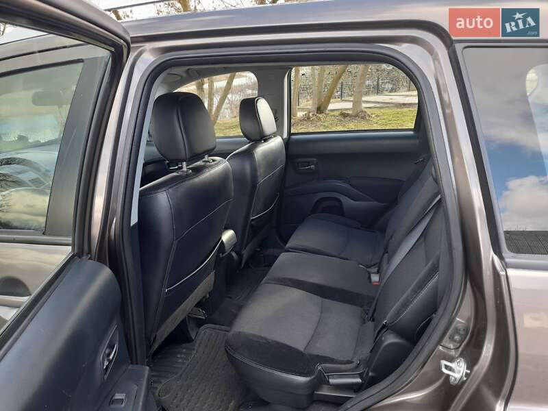 Позашляховик / Кросовер Peugeot 4007 2010 в Дубні