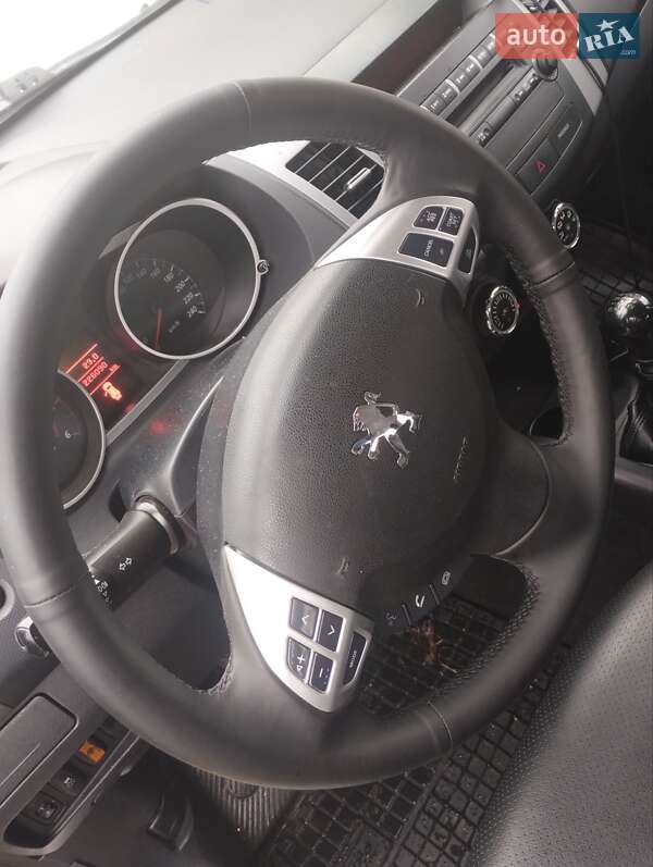 Внедорожник / Кроссовер Peugeot 4007 2012 в Мукачево