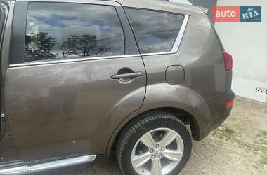 Позашляховик / Кросовер Peugeot 4007 2011 в 