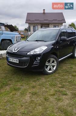 Позашляховик / Кросовер Peugeot 4007 2010 в Рокитному