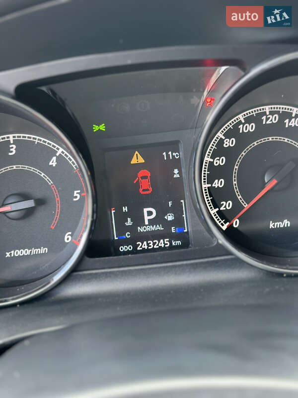 Позашляховик / Кросовер Peugeot 4007 2010 в Чернівцях