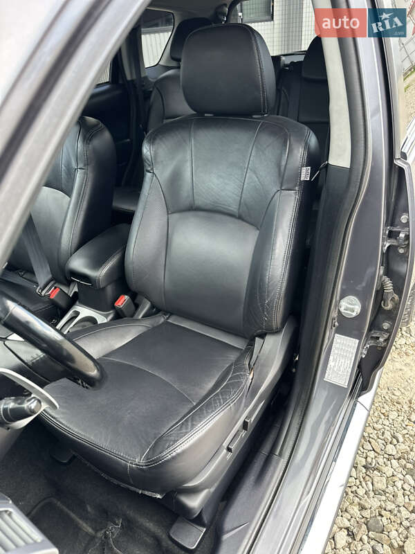 Позашляховик / Кросовер Peugeot 4007 2010 в Чернівцях