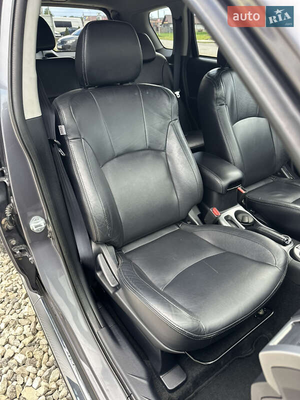 Позашляховик / Кросовер Peugeot 4007 2010 в Чернівцях