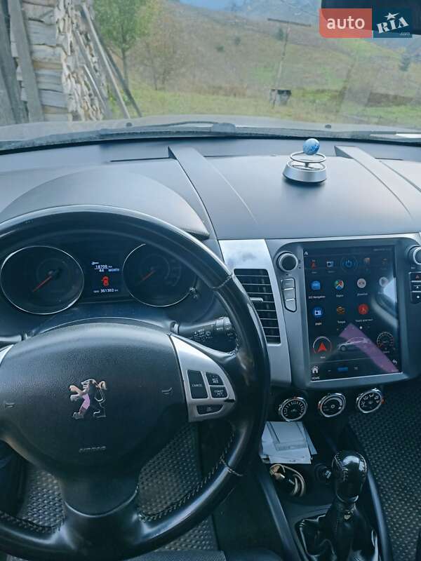 Позашляховик / Кросовер Peugeot 4007 2010 в Буковеле