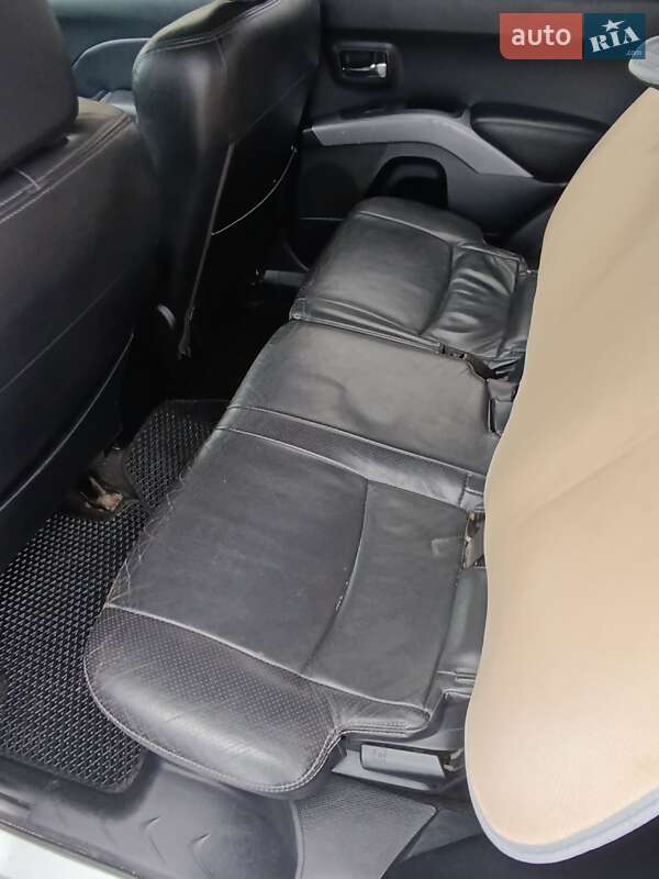 Внедорожник / Кроссовер Peugeot 4007 2007 в Стрые