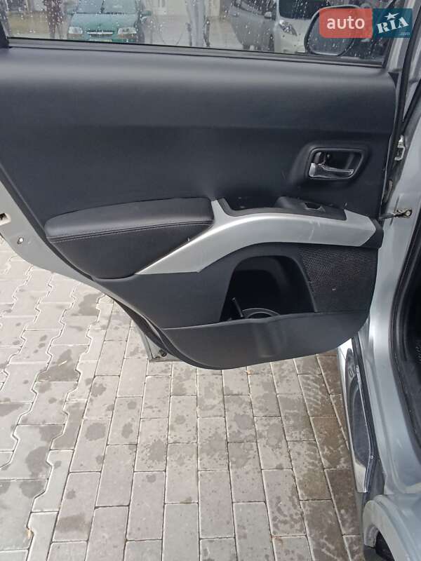 Внедорожник / Кроссовер Peugeot 4007 2007 в Стрые