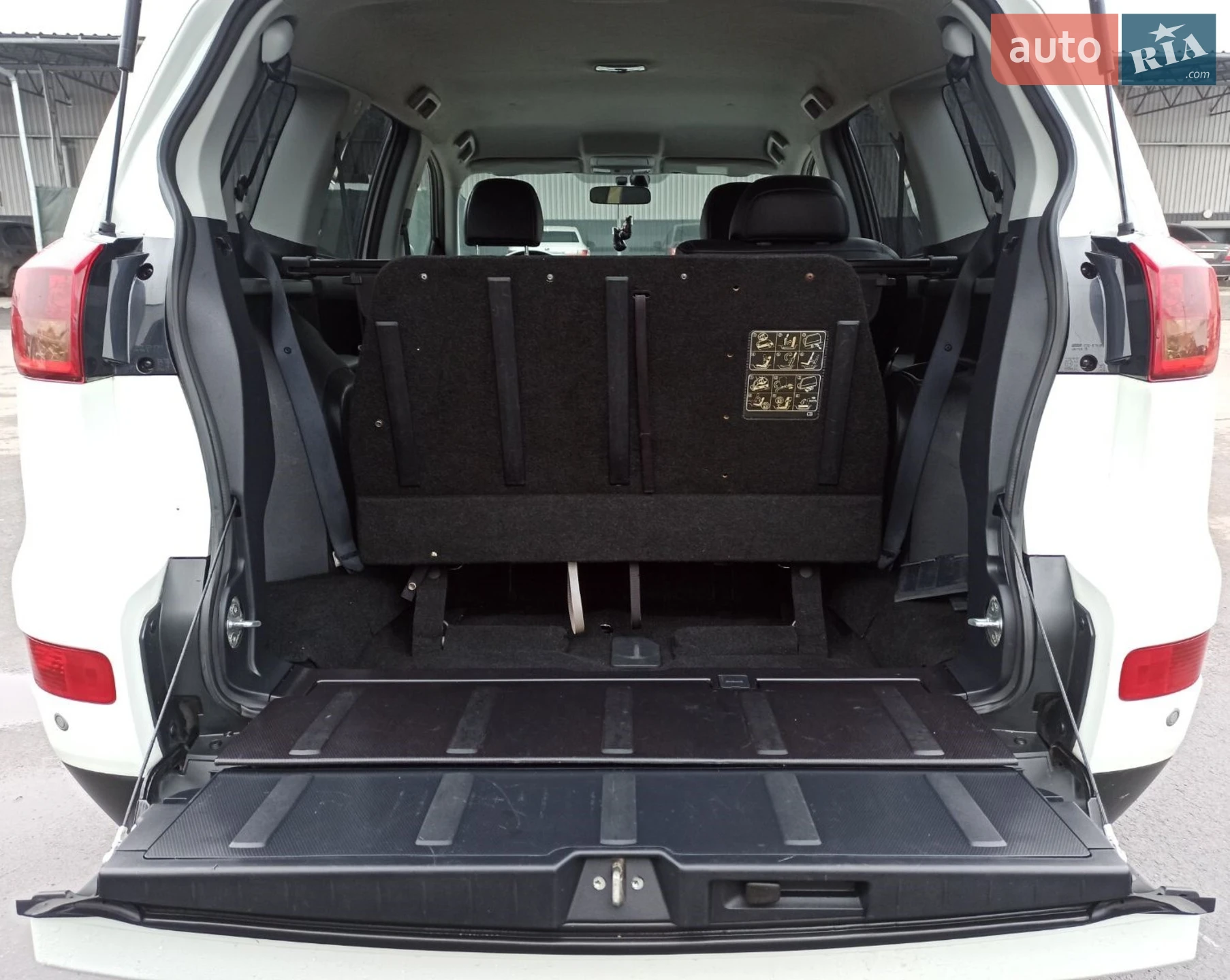 Peugeot 4007 2011 VIN VF3VV4HK8BZ801411 фото оголошення 20 з 21