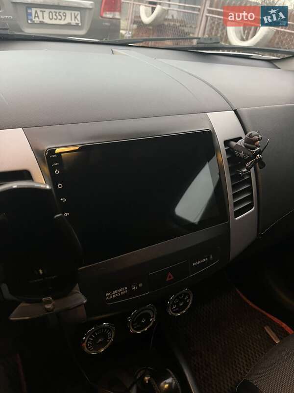 Позашляховик / Кросовер Peugeot 4007 2011 в Калуші