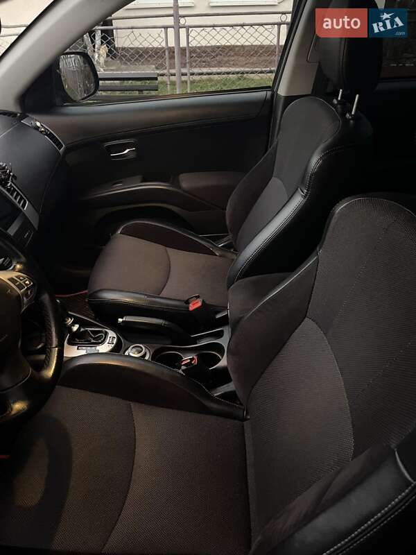 Позашляховик / Кросовер Peugeot 4007 2011 в Калуші