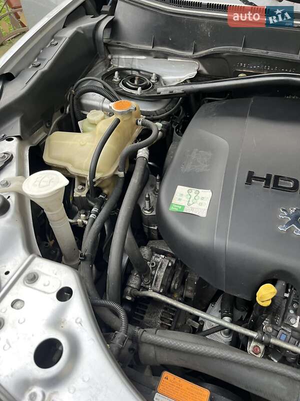 Позашляховик / Кросовер Peugeot 4007 2011 в Калуші