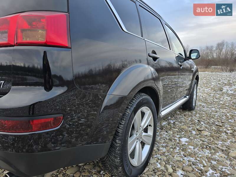 Позашляховик / Кросовер Peugeot 4007 2009 в Калуші