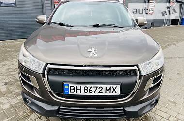Позашляховик / Кросовер Peugeot 4008 2012 в 