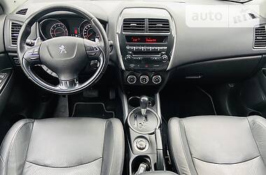Позашляховик / Кросовер Peugeot 4008 2012 в 