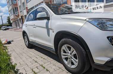Позашляховик / Кросовер Peugeot 4008 2012 в 