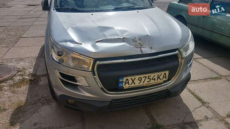 Позашляховик / Кросовер Peugeot 4008 2014 в Черкасах