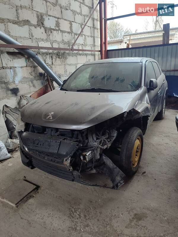 Позашляховик / Кросовер Peugeot 4008 2014 в Житомирі