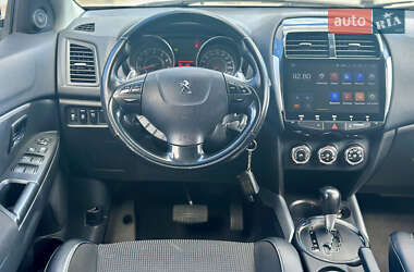 Позашляховик / Кросовер Peugeot 4008 2012 в 