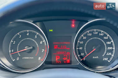 Позашляховик / Кросовер Peugeot 4008 2012 в 