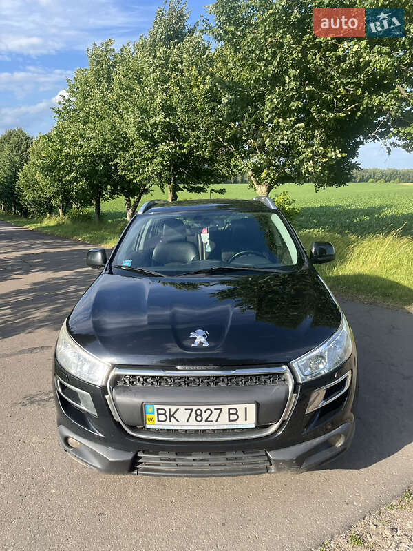 Позашляховик / Кросовер Peugeot 4008 2012 в Рівному