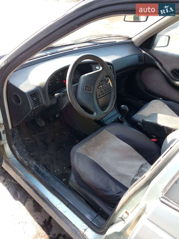 Седан Peugeot 405 1987 в Львове