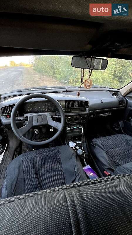 Седан Peugeot 405 1987 в Миргороде