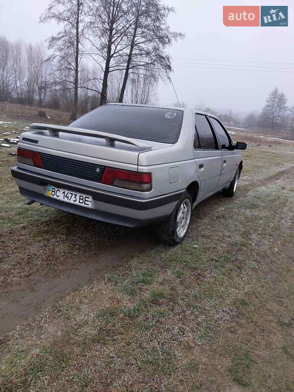 Седан Peugeot 405 1989 в Мостиске