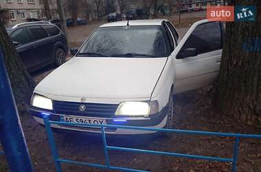 Седан Peugeot 405 1990 в Новомосковську