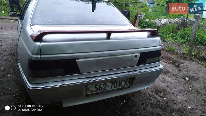 Седан Peugeot 405 1989 в Остроге