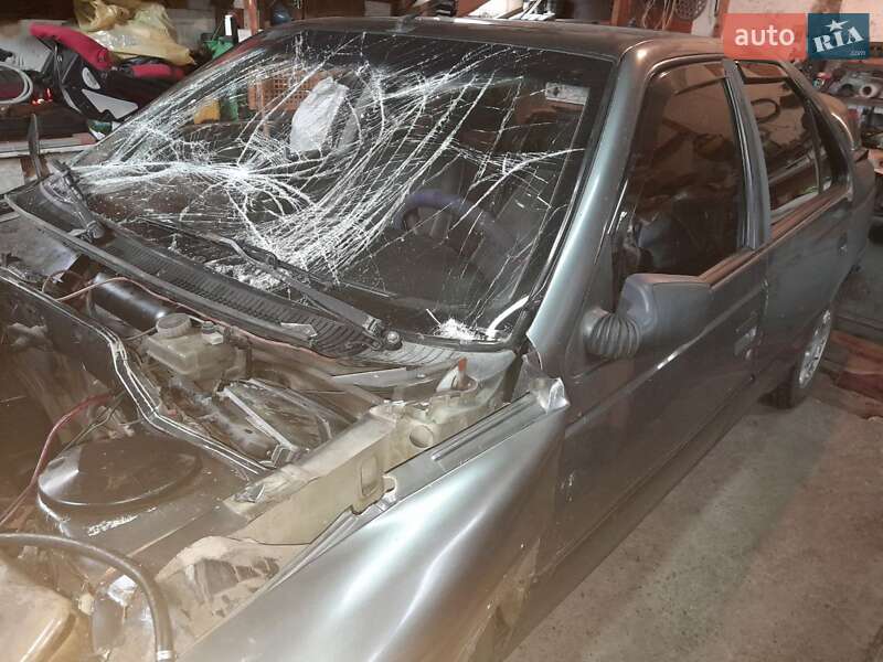 Peugeot 405 1992