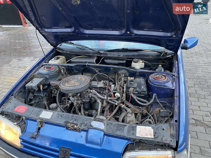 Седан Peugeot 405 1989 в Кривому Розі