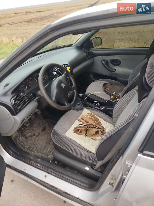 Седан Peugeot 406 1999 в Бродах