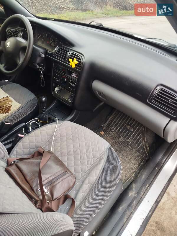 Седан Peugeot 406 1999 в Бродах