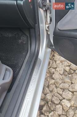 Седан Peugeot 407 2004 в Івано-Франківську