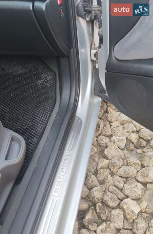 Седан Peugeot 407 2004 в Івано-Франківську