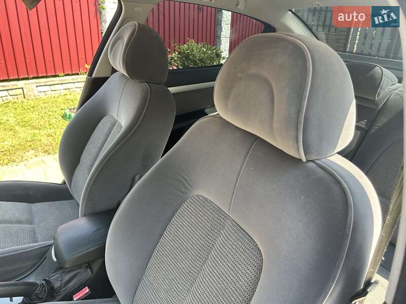 Седан Peugeot 407 2006 в Стрию