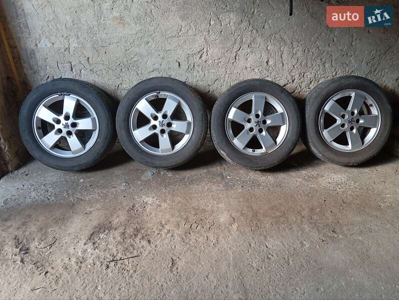 Седан Peugeot 407 2008 в Клевани