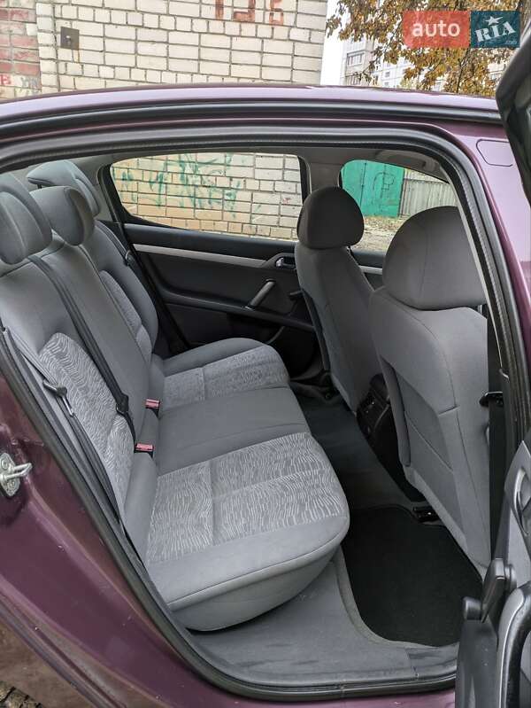 Седан Peugeot 407 2004 в Чернігові