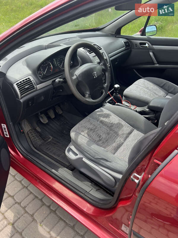 Универсал Peugeot 407 2004 в Костополе