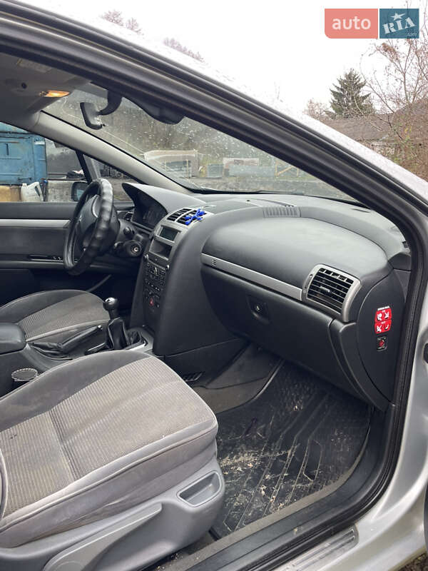 Седан Peugeot 407 2006 в Иршаве