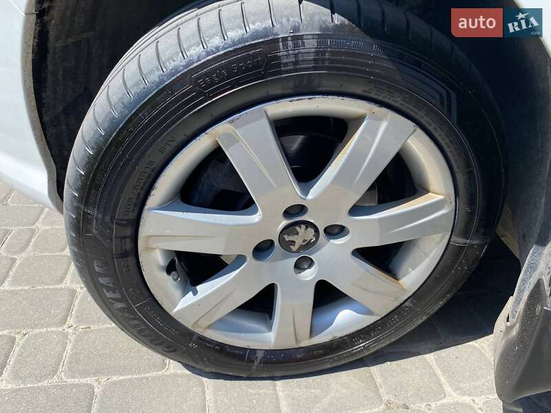 Седан Peugeot 408 2013 в Харкові