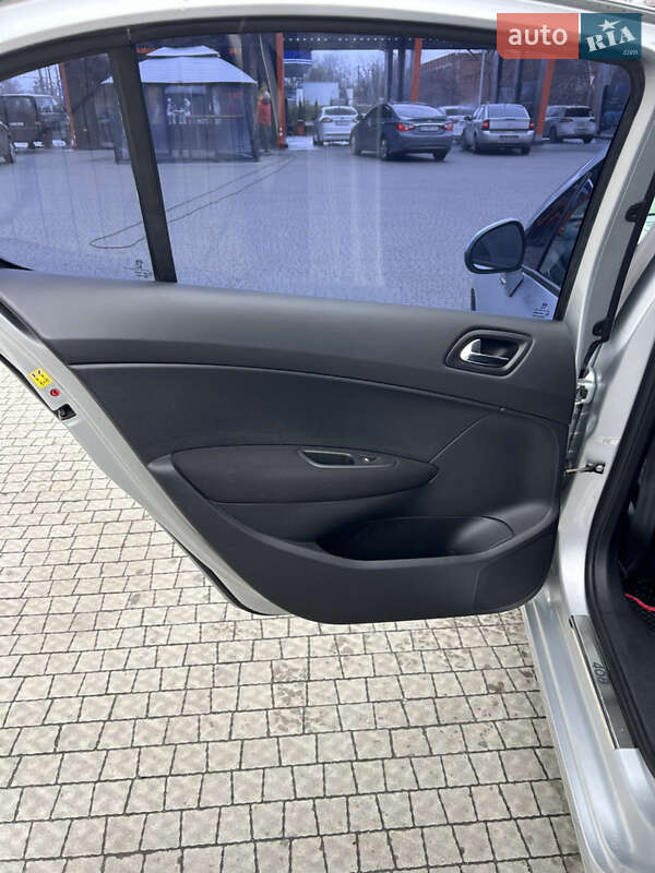 Седан Peugeot 408 2013 в Полтаві