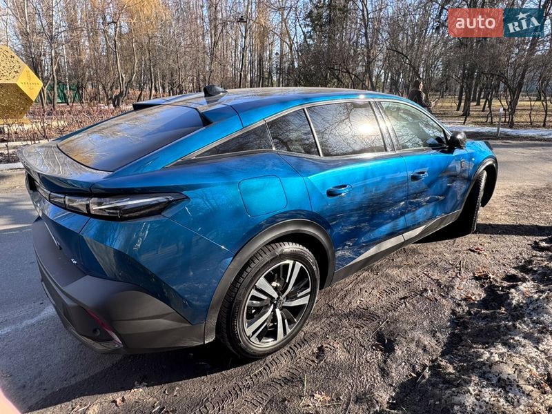 Лифтбек Peugeot 408 2023 в Киеве