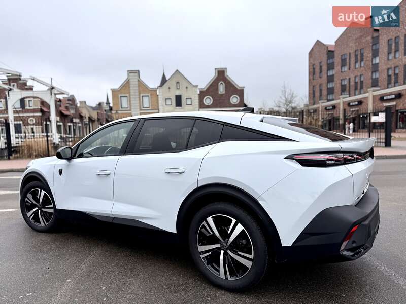 Лифтбек Peugeot 408 2023 в Киеве