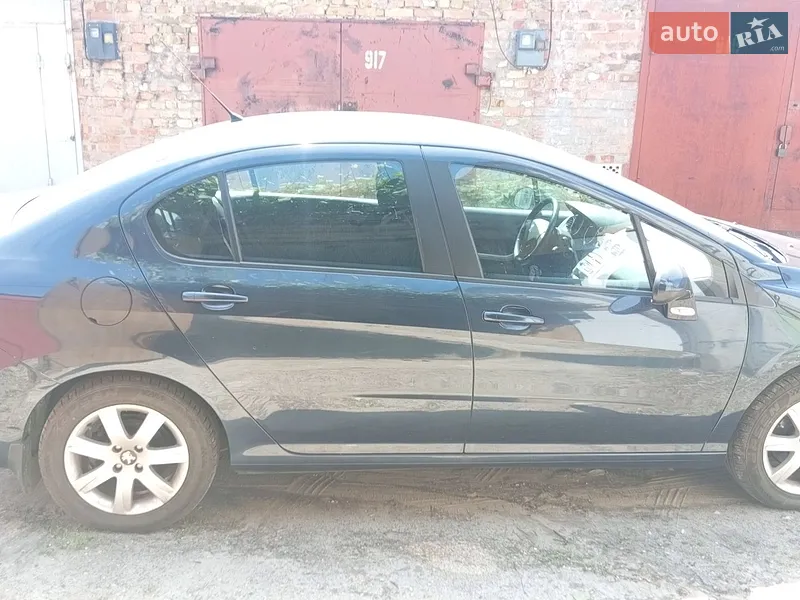 Peugeot 408