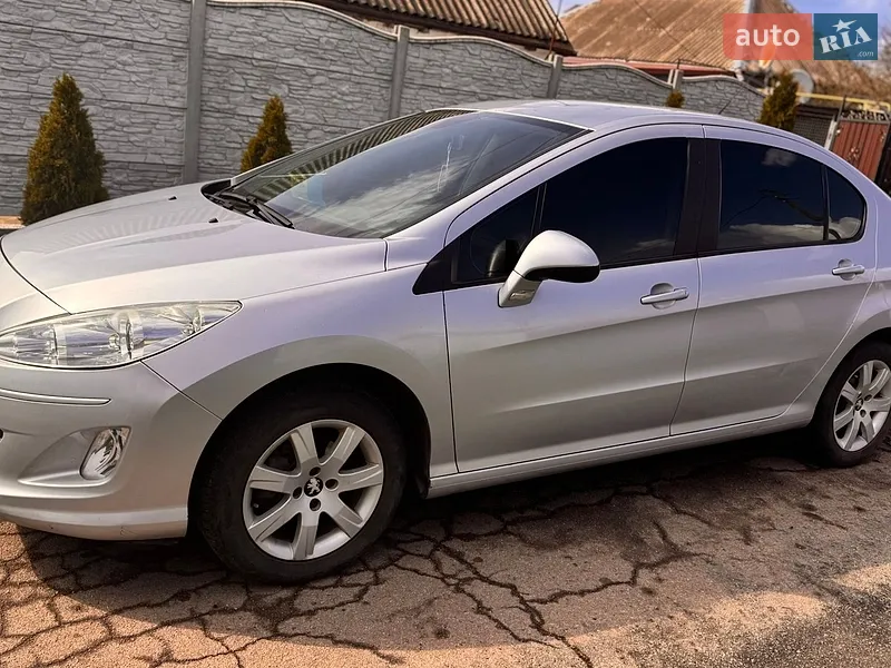 Peugeot 408 2012