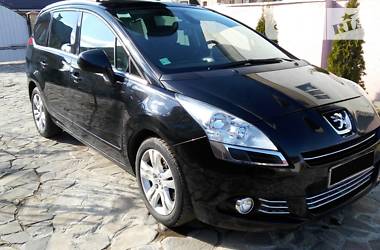 Мінівен Peugeot 5008 2010 в Києві