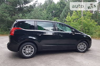 Универсал Peugeot 5008 2012 в Киеве