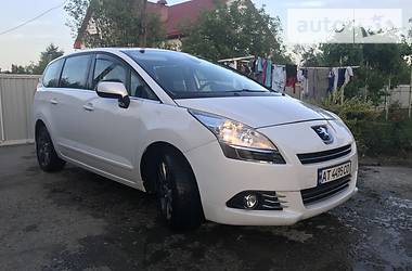 Мінівен Peugeot 5008 2010 в Калуші