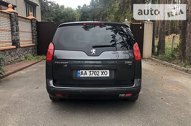 Мінівен Peugeot 5008 2013 в Києві